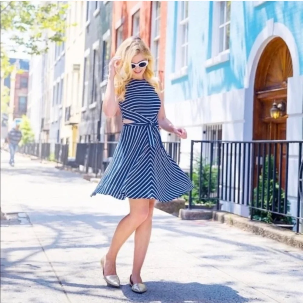 Hutch For Anthropolohie Navy Striped Sleeveless Cutout Dress Size S - Picture 6 of 6